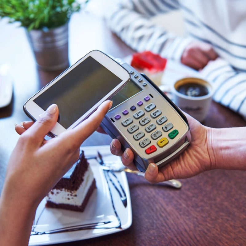 paying-coffee-by-mobile-phone